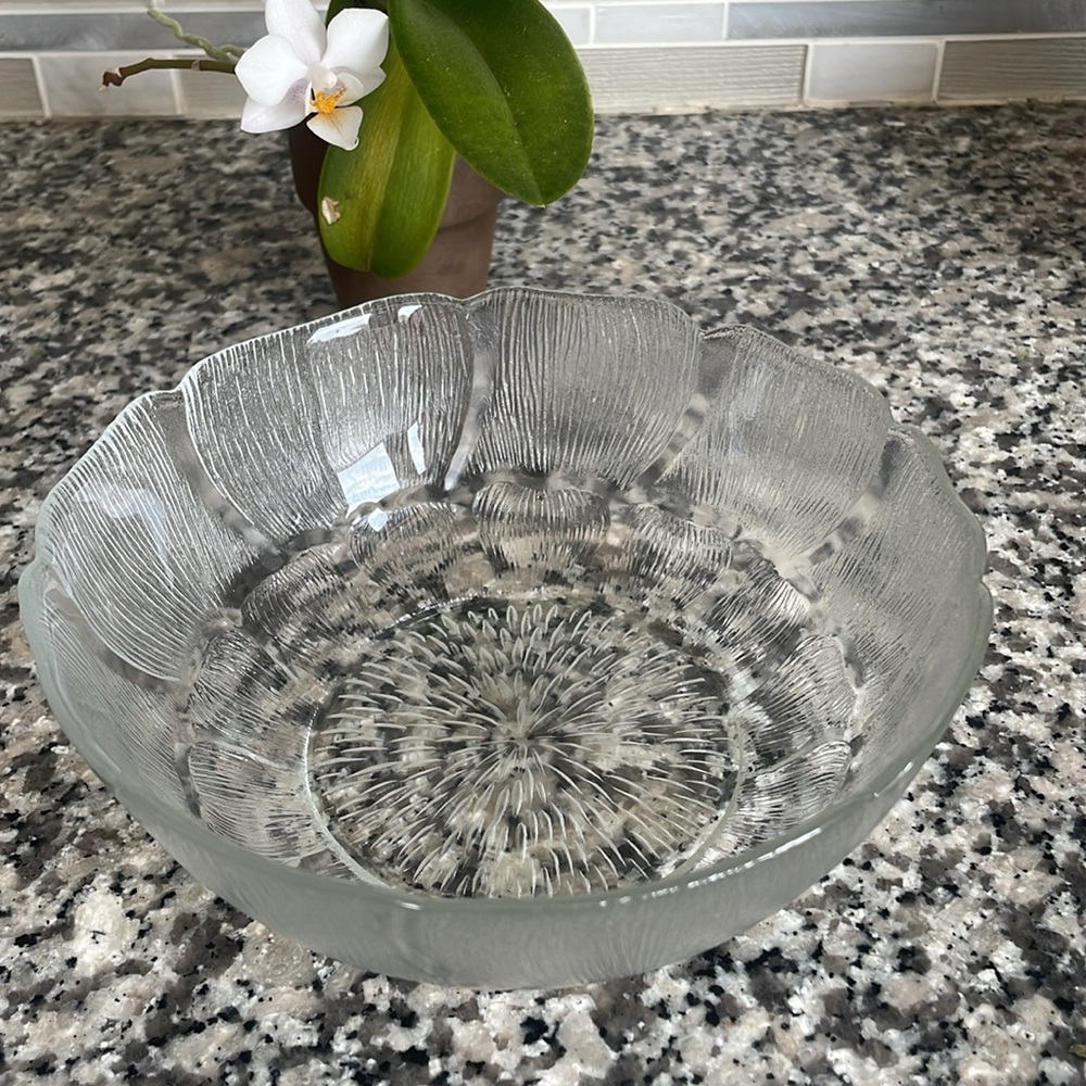 Arcoroc france fleur clear glass salad fruit serving bowl